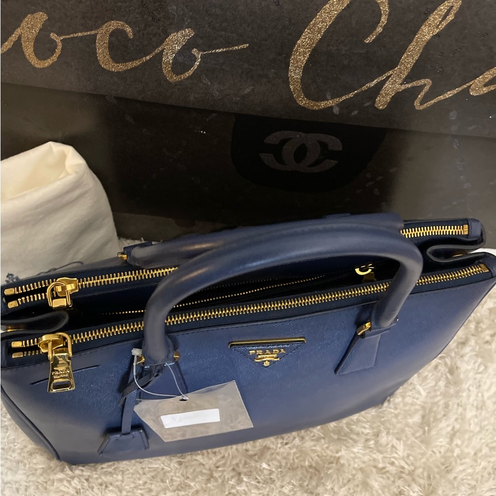 ❌SOLD❌PRADA - Picture 14 of 16